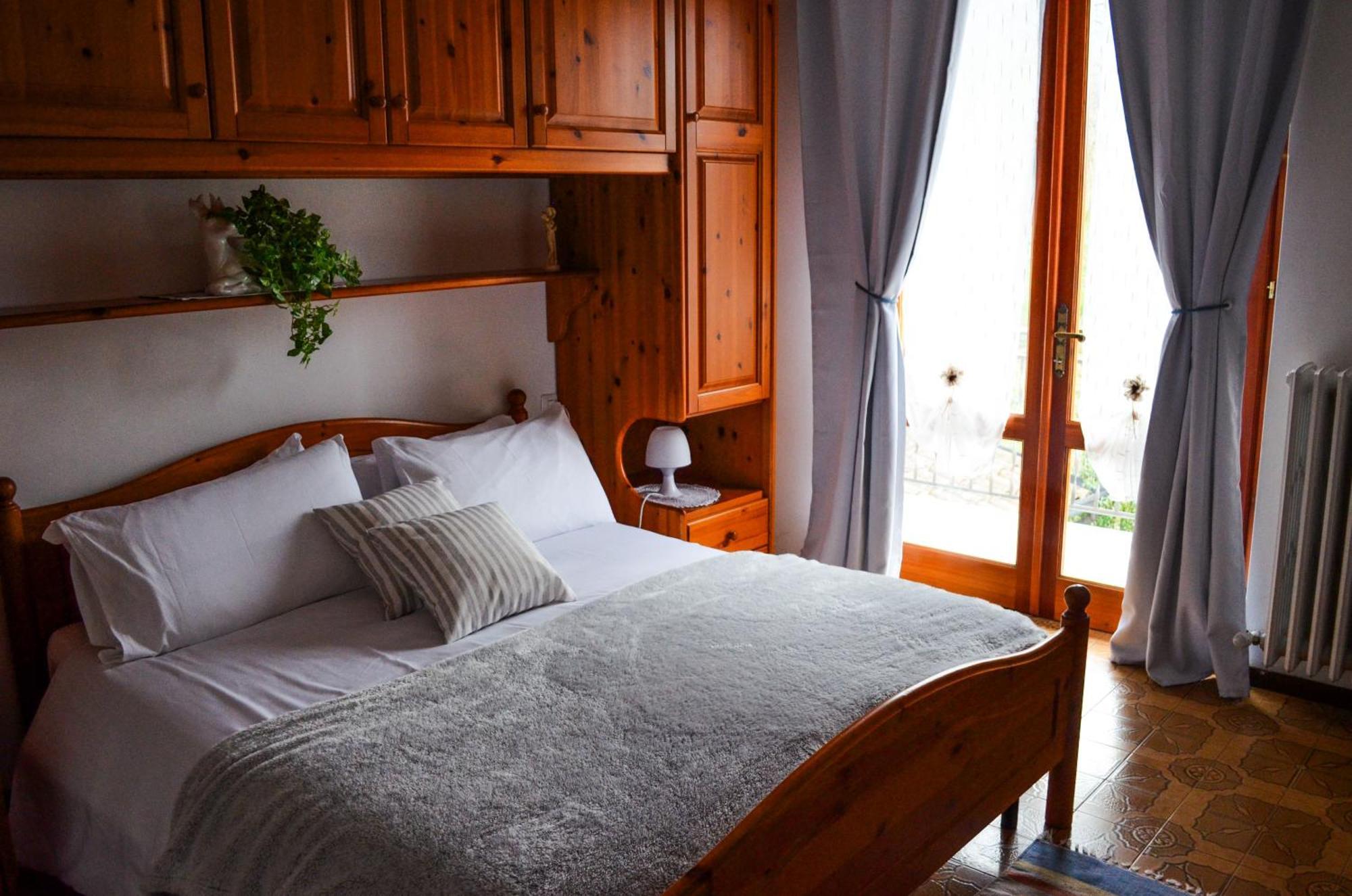 Apartment L'Ulivo Lake View Private Road 5 Kilometers From Varenna Лиерна Екстериор снимка